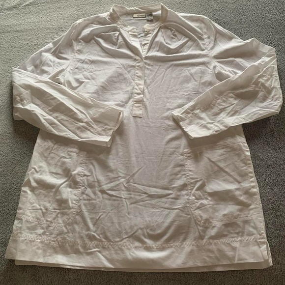 Spiegel Tops - quarter button up white shirt